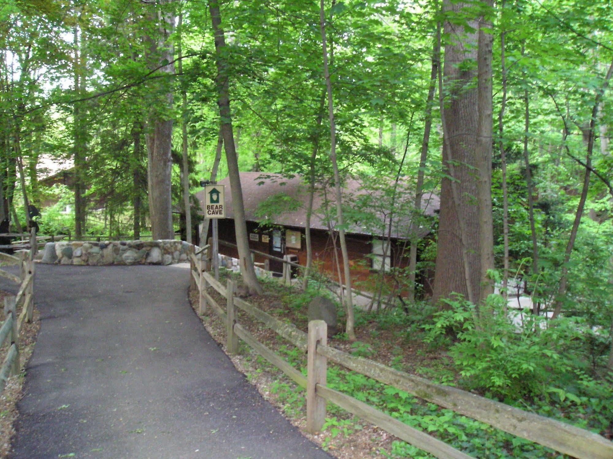 Bear Cave Rv Campground Buchanan ภายนอก รูปภาพ
